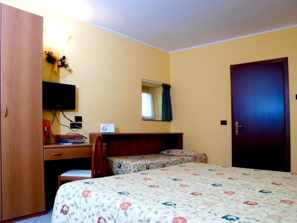 Hotel Agata Biella Bagian luar foto