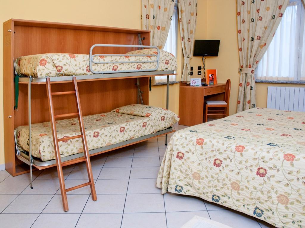 Hotel Agata Biella Bagian luar foto